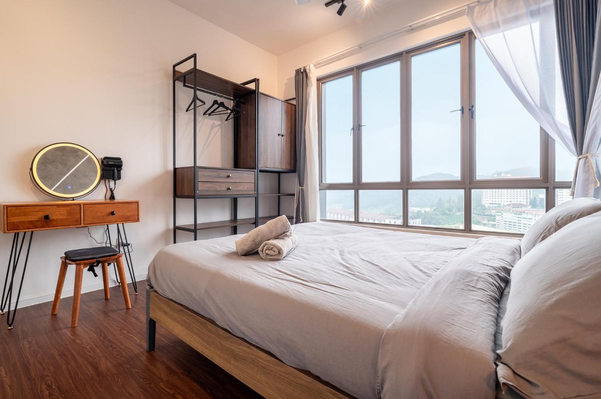 Serene Industrial Family Retreat 2-7pax &sunrise View Apartment *